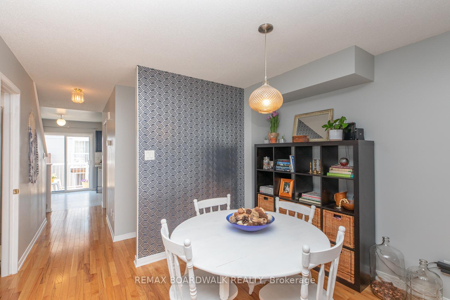 Photo 8 of 112 Wharhol Private, Ottawa, Westcliffe Estates — HOMEH