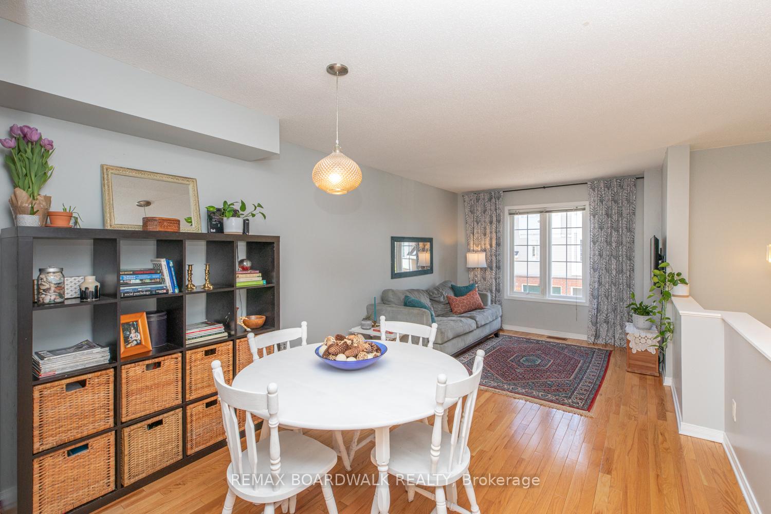 Photo 10 of 112 Wharhol Private, Ottawa, Westcliffe Estates — HOMEH