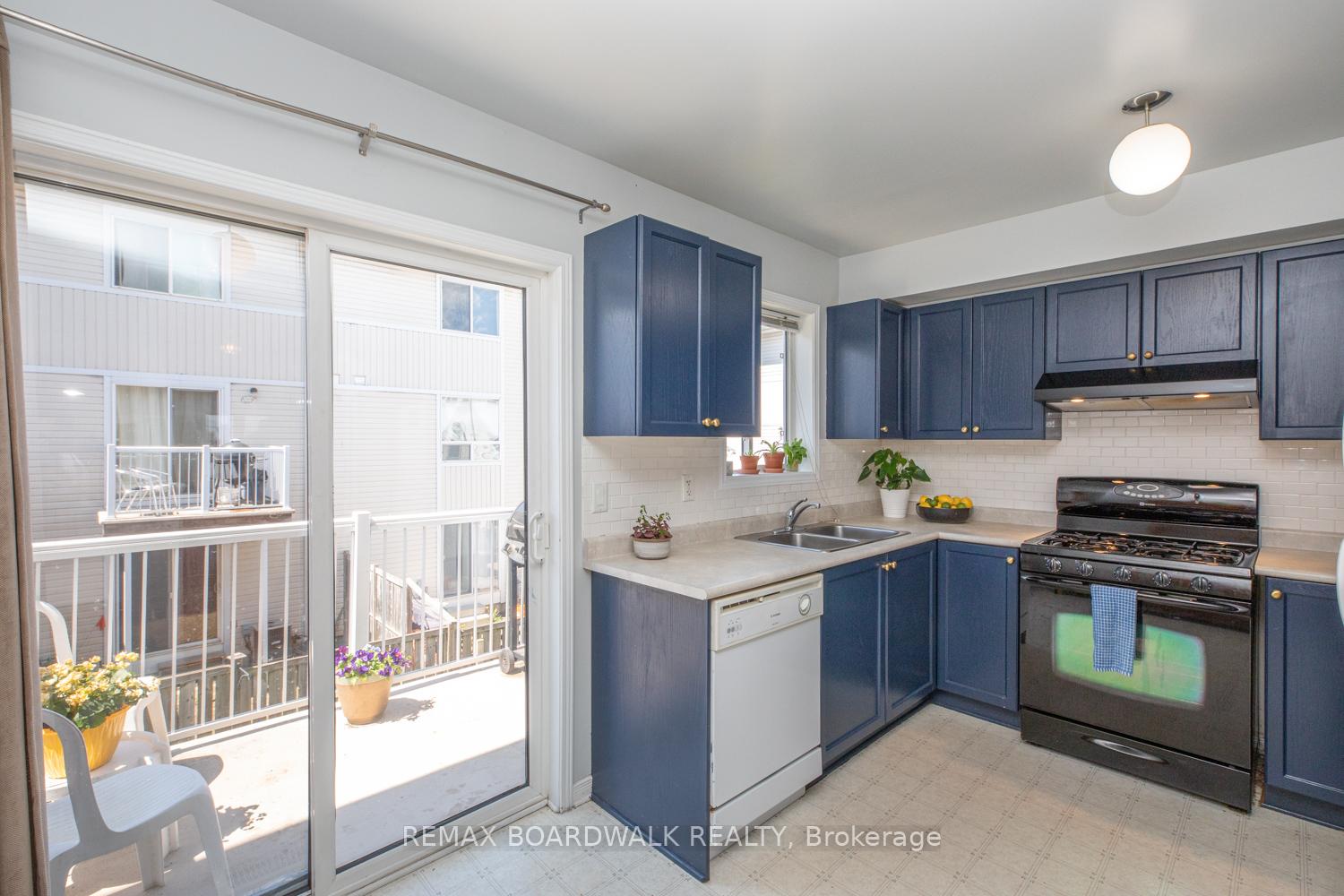 Photo 13 of 112 Wharhol Private, Ottawa, Westcliffe Estates — HOMEH