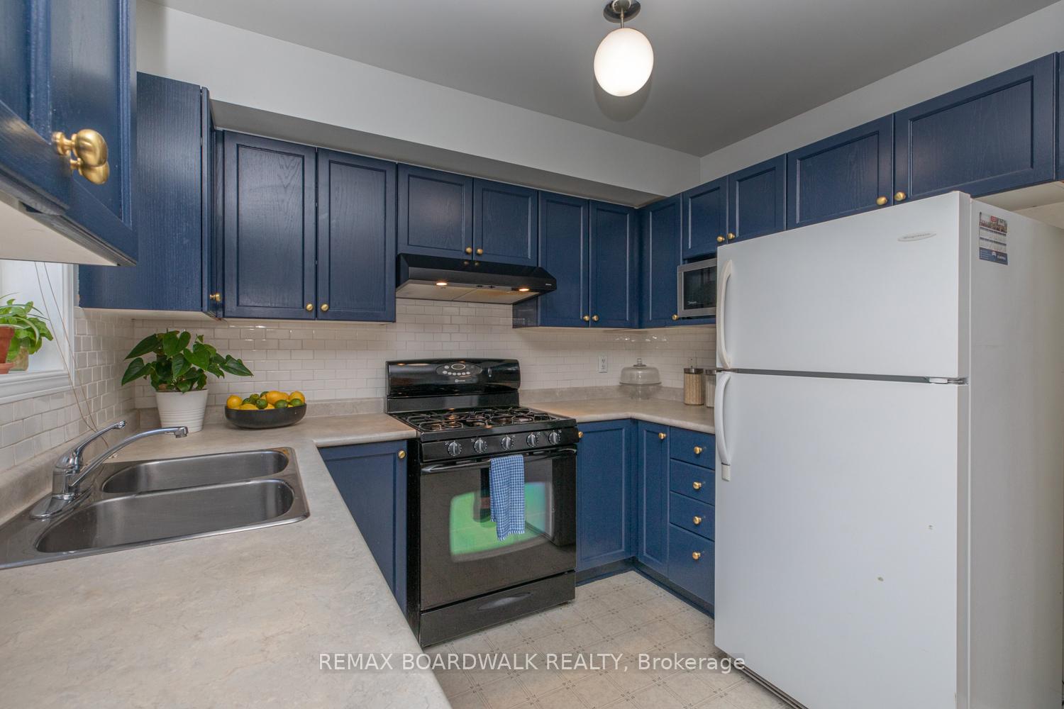 Photo 15 of 112 Wharhol Private, Ottawa, Westcliffe Estates — HOMEH