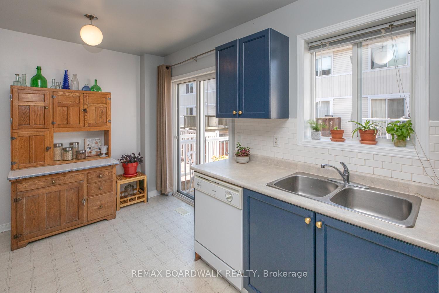 Photo 16 of 112 Wharhol Private, Ottawa, Westcliffe Estates — HOMEH