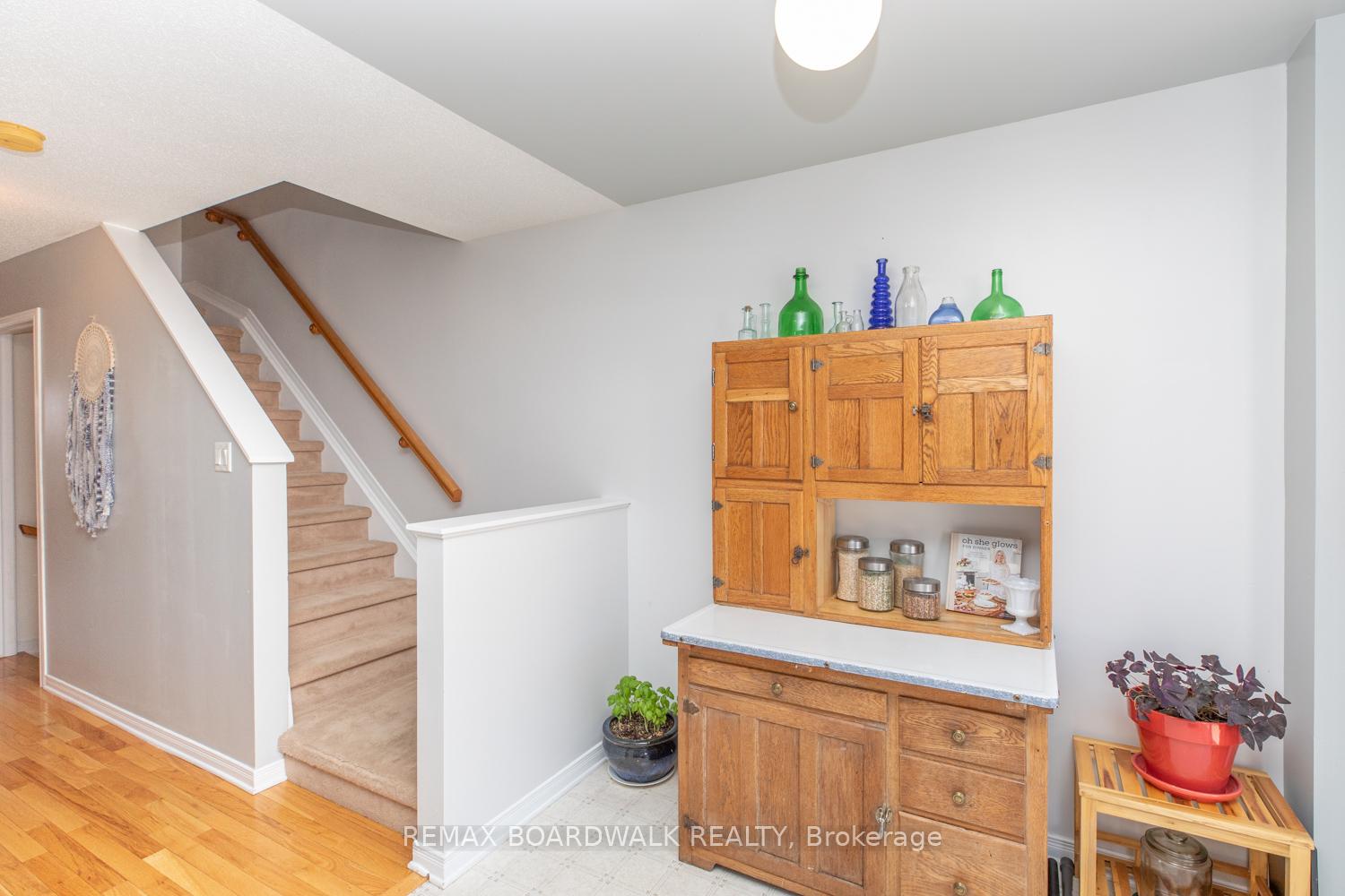 Photo 18 of 112 Wharhol Private, Ottawa, Westcliffe Estates — HOMEH