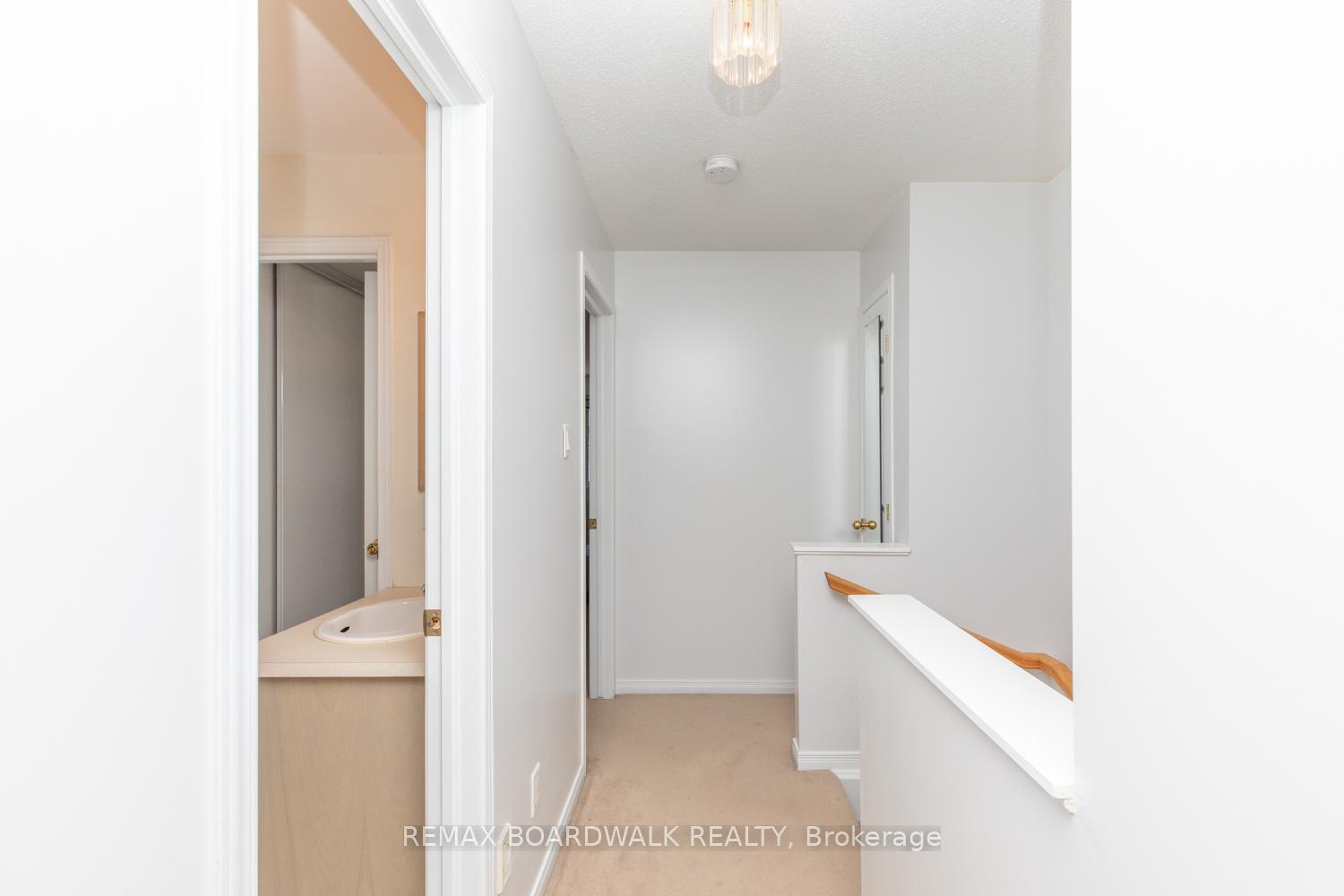 Photo 20 of 112 Wharhol Private, Ottawa, Westcliffe Estates — HOMEH