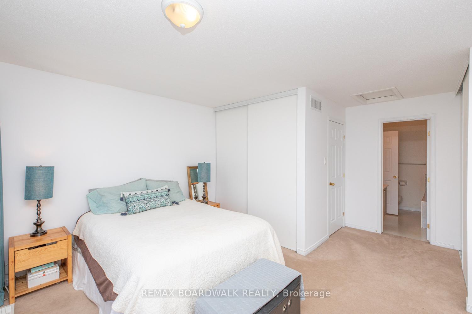 Photo 23 of 112 Wharhol Private, Ottawa, Westcliffe Estates — HOMEH