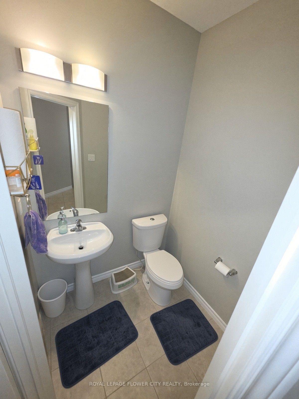 Photo 11 of Unit Upper level, 412 Sophia Crescent, London, North I — HOMEH