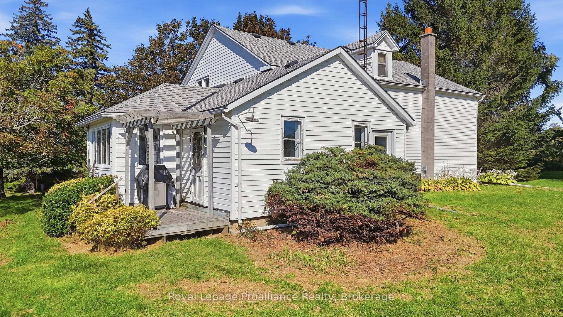 Photo 4 of 661 County Road 10, Prince Edward County, Picton — HOMEH