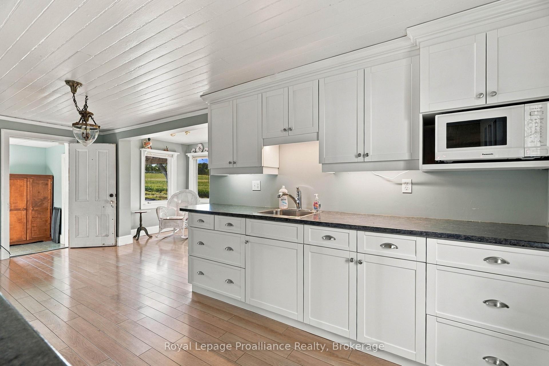 Photo 9 of 661 County Road 10, Prince Edward County, Picton — HOMEH