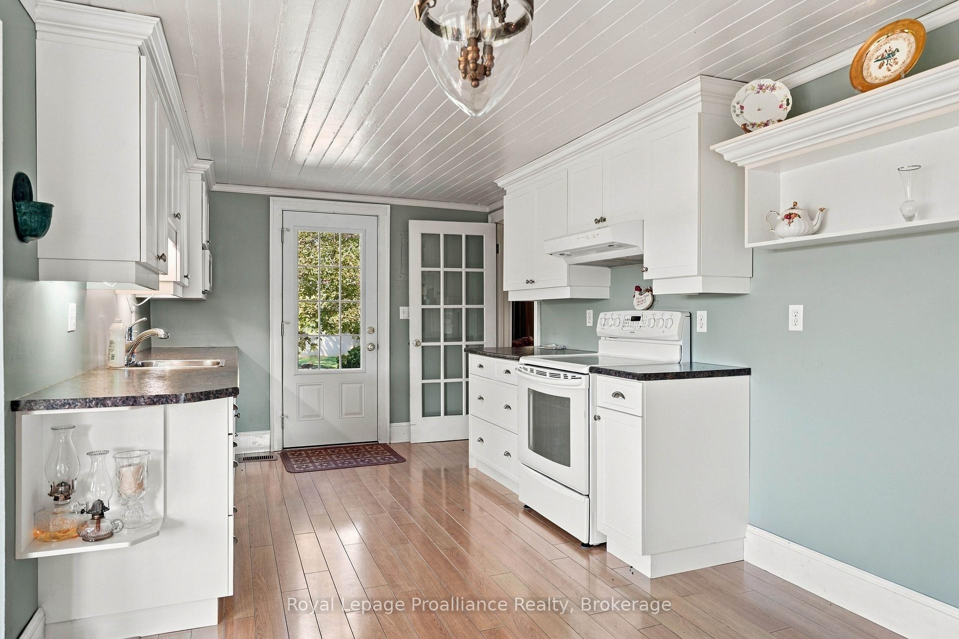 Photo 10 of 661 County Road 10, Prince Edward County, Picton — HOMEH