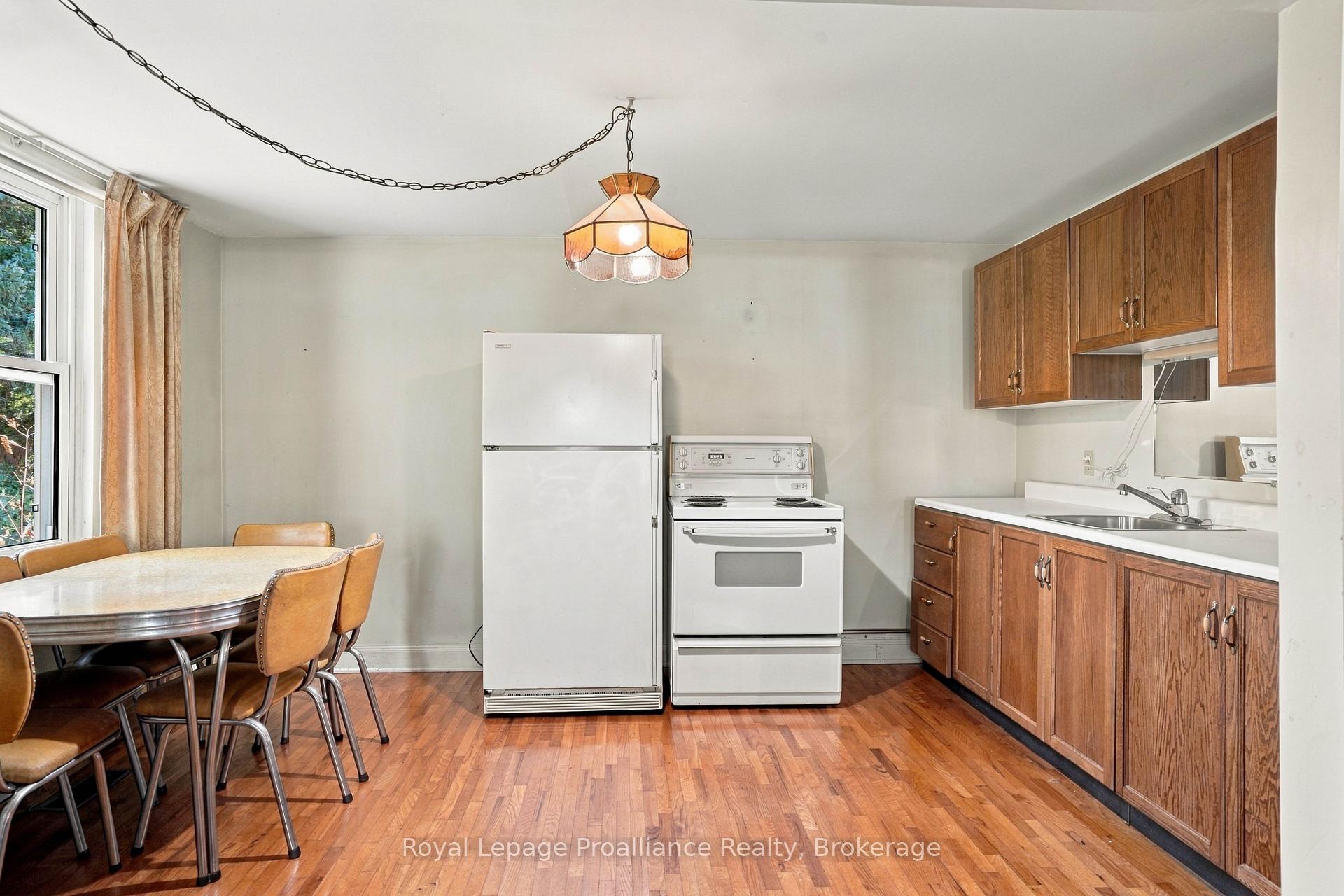 Photo 21 of 661 County Road 10, Prince Edward County, Picton — HOMEH