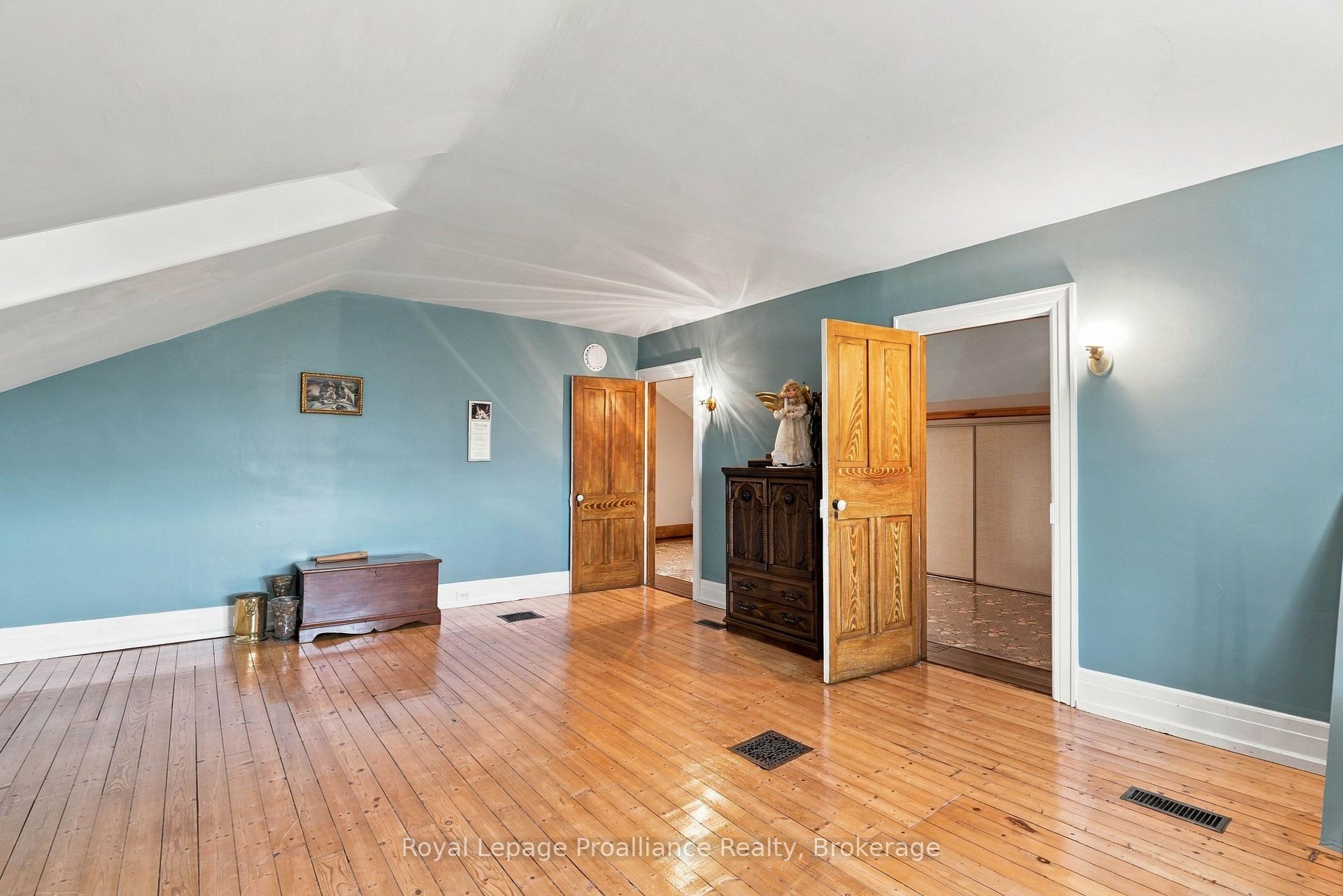 Photo 28 of 661 County Road 10, Prince Edward County, Picton — HOMEH