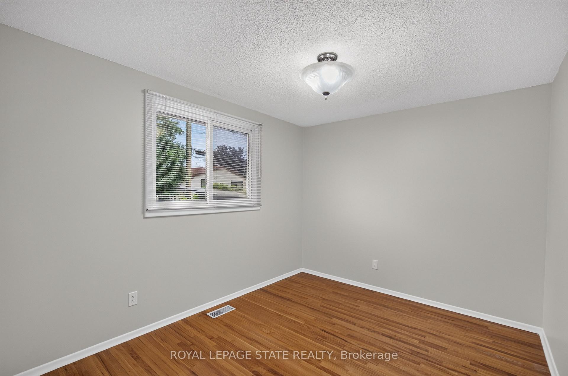 Photo 21 of 41 Darlington Drive, Hamilton, Gilbert — HOMEH
