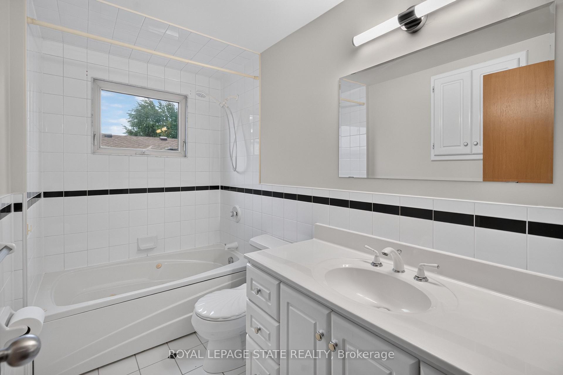 Photo 23 of 41 Darlington Drive, Hamilton, Gilbert — HOMEH