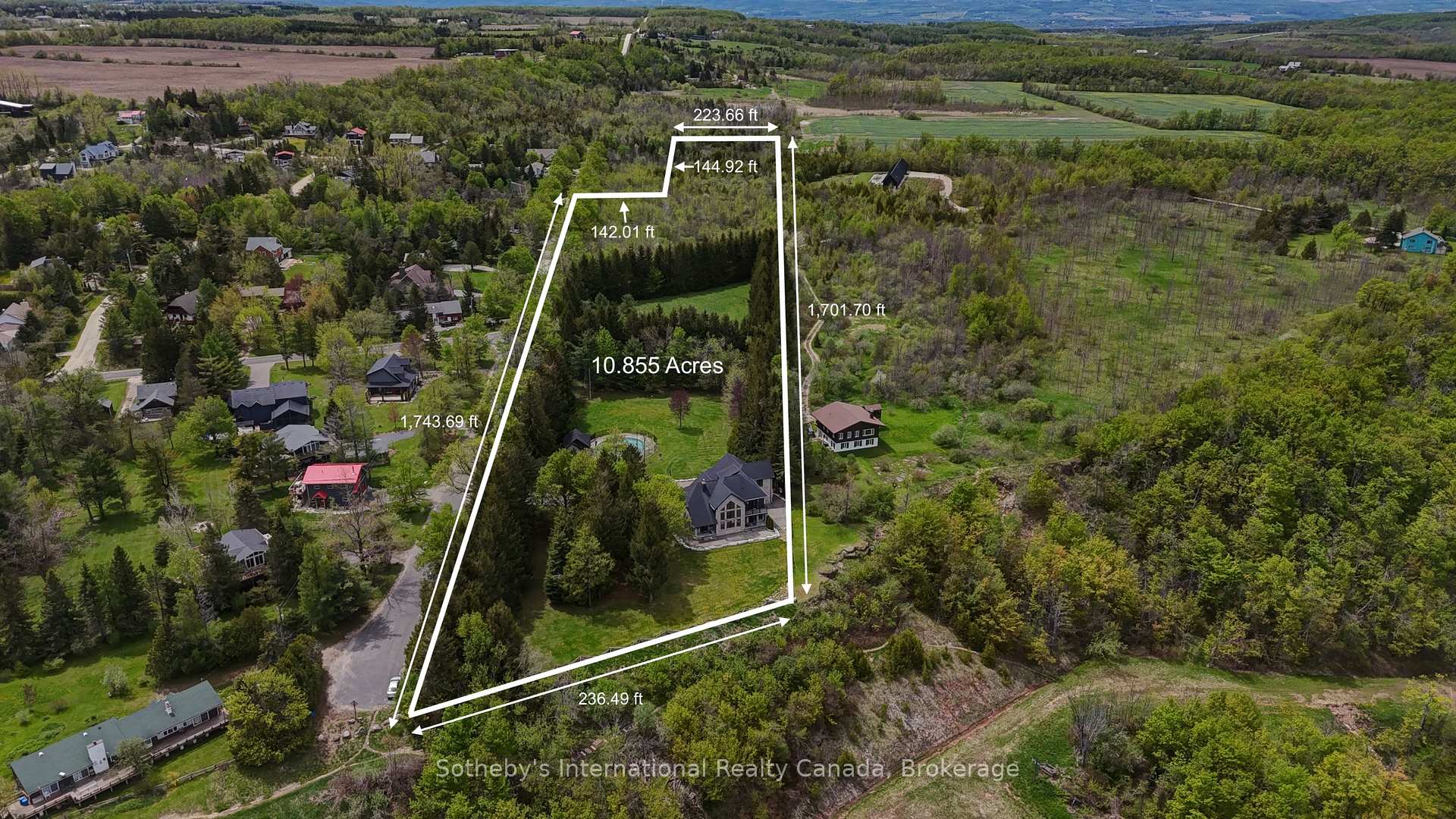 Photo 2 of 107 Maple Lane, Blue Mountains — HOMEH