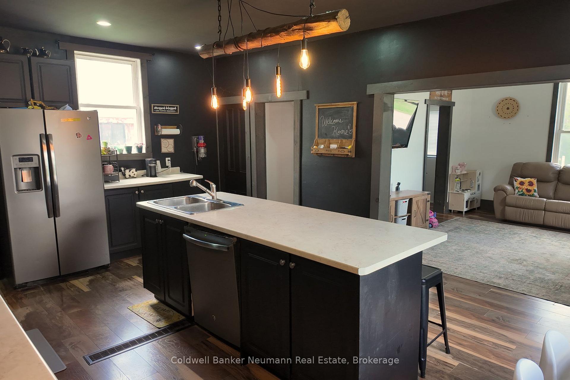 Photo 10 of 2056 Mill Street E, Howick — HOMEH