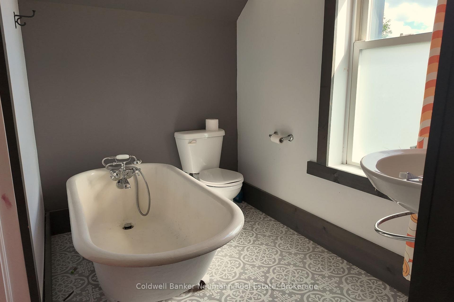 Photo 25 of 2056 Mill Street E, Howick — HOMEH