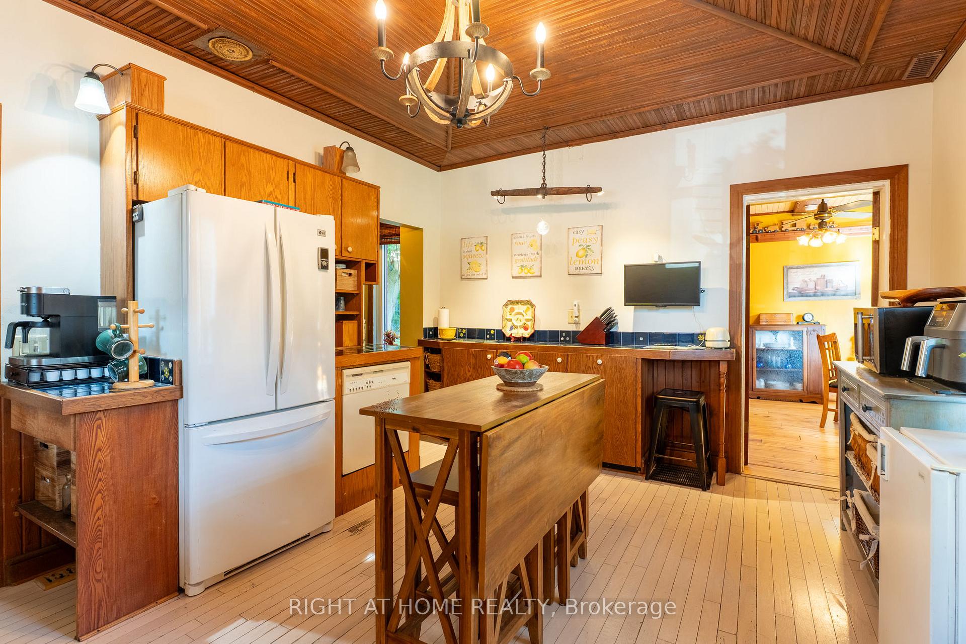 Photo 9 of 220 Barrie Street, Essa, Thornton — HOMEH