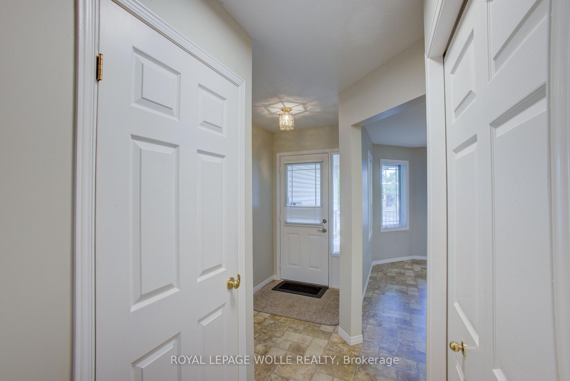 Photo 5 of Unit 6, 50 Midland Drive, Kitchener, Stanley Park — HOMEH