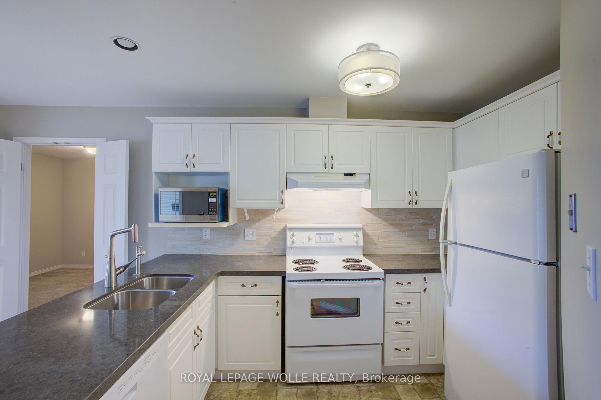 Photo 7 of Unit 6, 50 Midland Drive, Kitchener, Stanley Park — HOMEH