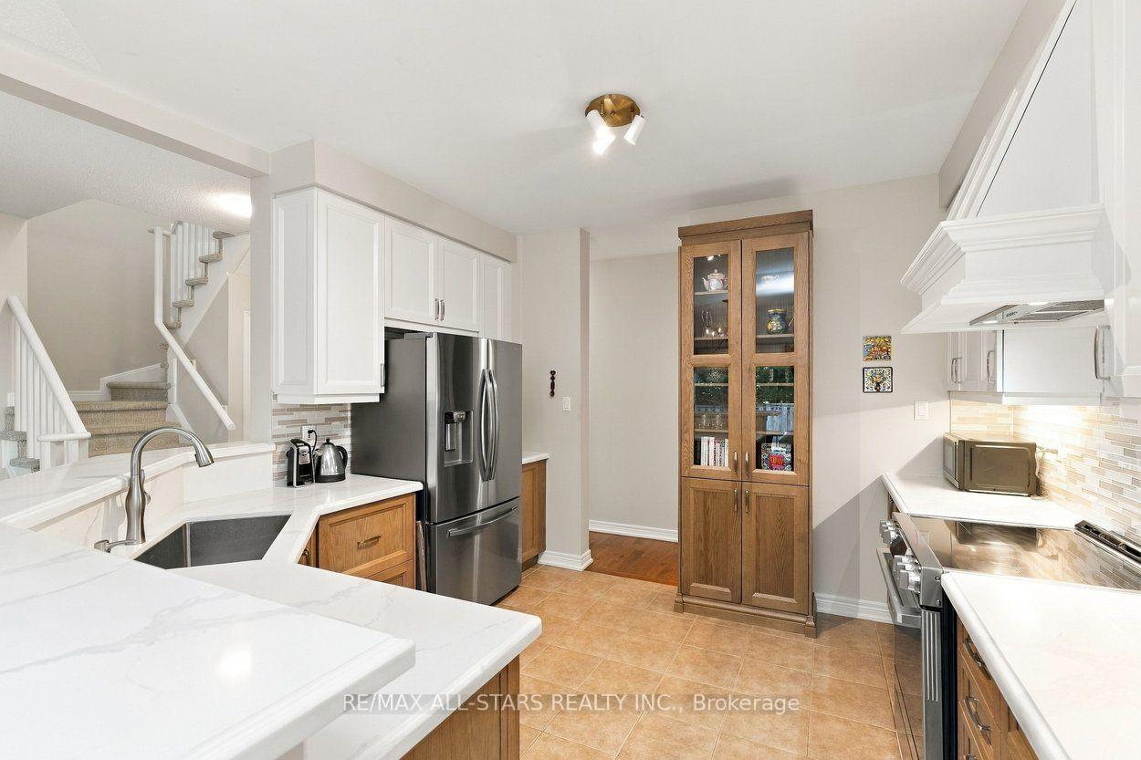Photo 32 of 39 Louisbourg Way, Markham, Greensborough — HOMEH