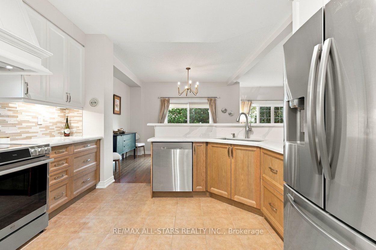 Photo 43 of 39 Louisbourg Way, Markham, Greensborough — HOMEH