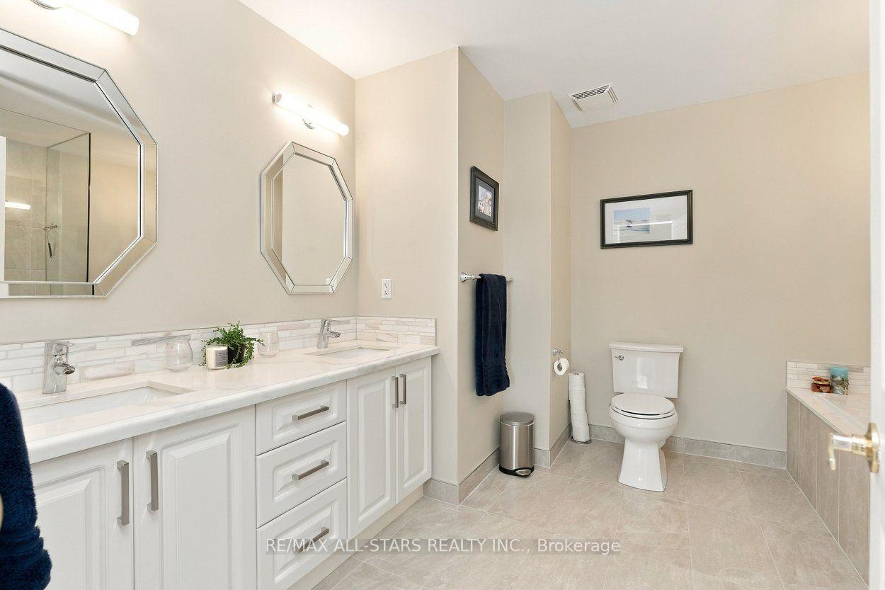Photo 70 of 39 Louisbourg Way, Markham, Greensborough — HOMEH