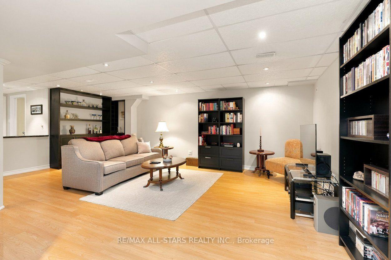 Photo 98 of 39 Louisbourg Way, Markham, Greensborough — HOMEH
