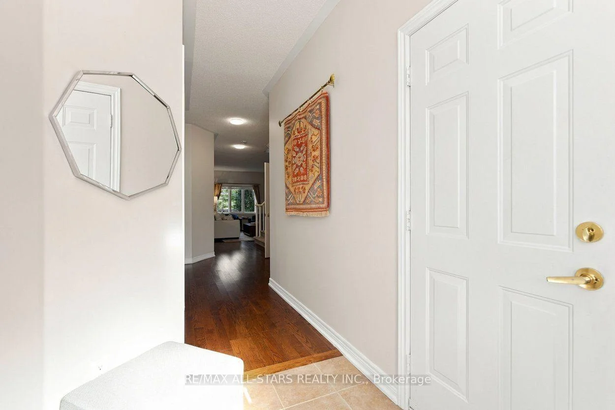 Photo 9 of 39 Louisbourg Way, Markham, Greensborough — HOMEH