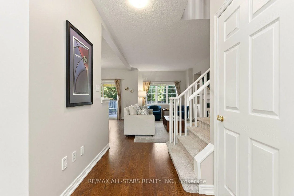 Photo 11 of 39 Louisbourg Way, Markham, Greensborough — HOMEH
