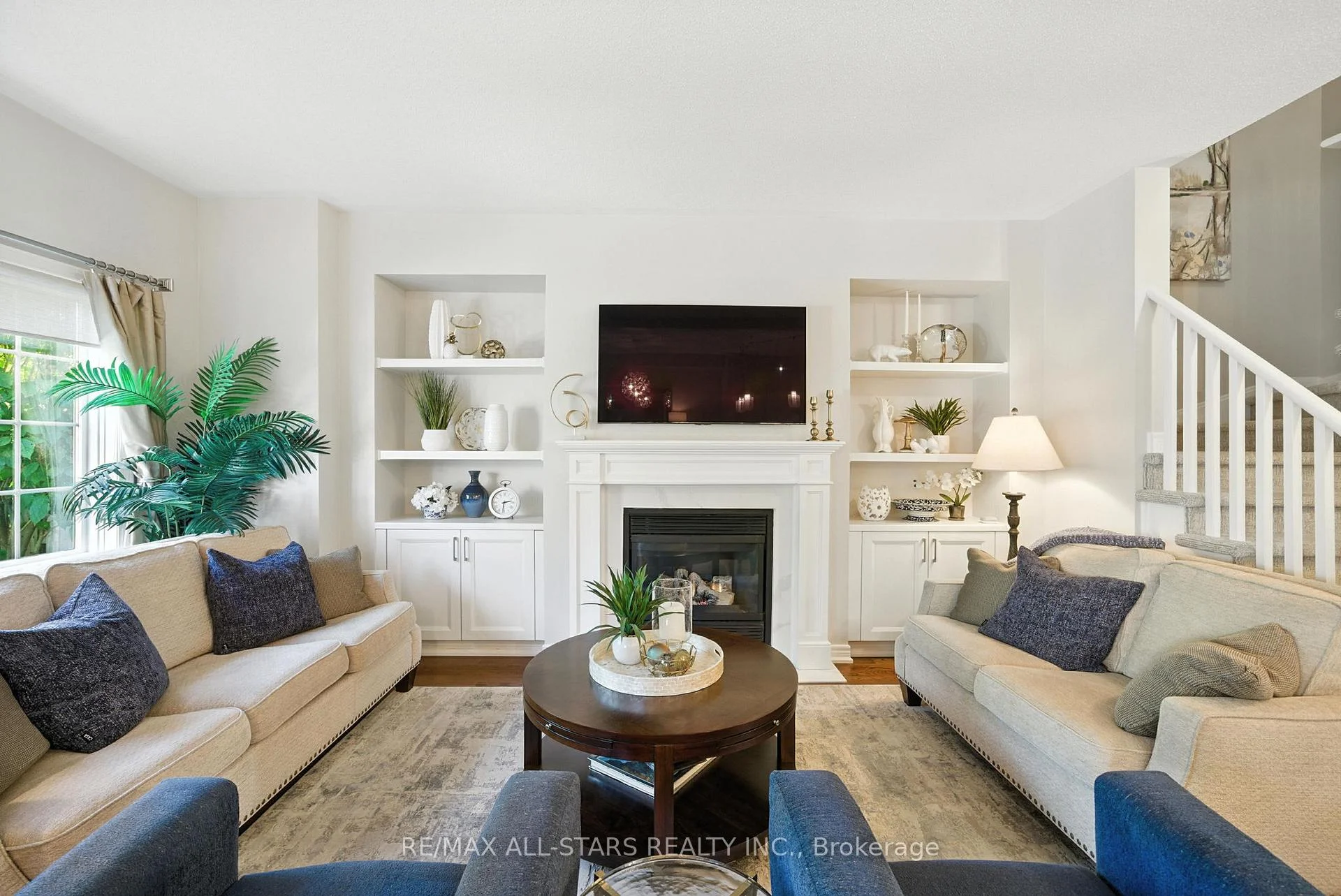Photo 13 of 39 Louisbourg Way, Markham, Greensborough — HOMEH