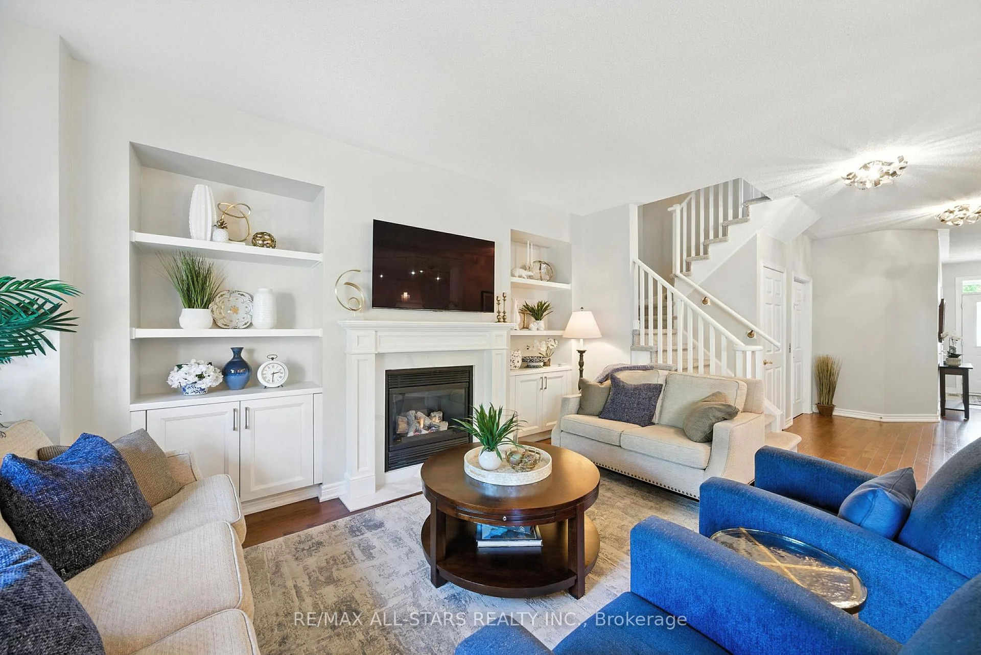 Photo 15 of 39 Louisbourg Way, Markham, Greensborough — HOMEH