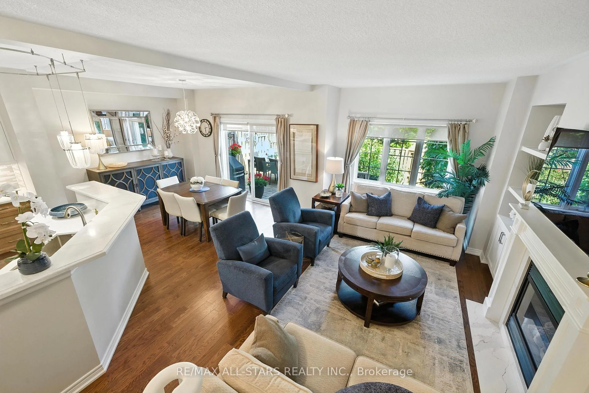 Photo 19 of 39 Louisbourg Way, Markham, Greensborough — HOMEH