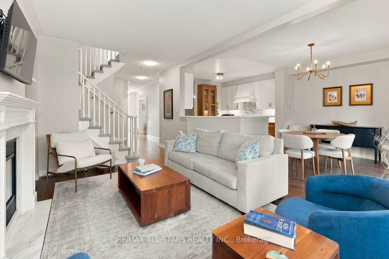 Photo 20 of 39 Louisbourg Way, Markham, Greensborough — HOMEH