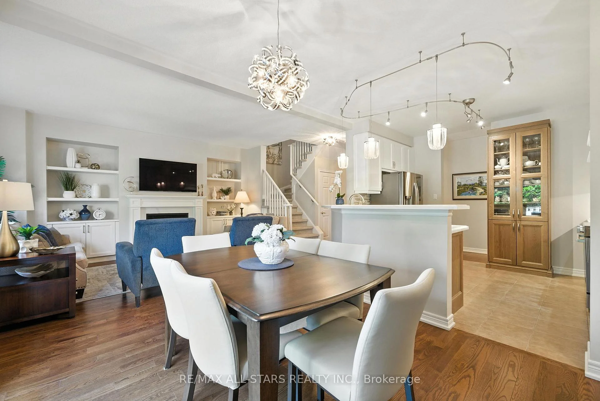 Photo 24 of 39 Louisbourg Way, Markham, Greensborough — HOMEH