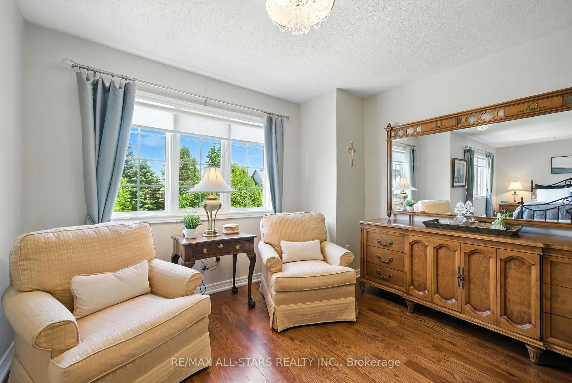 Photo 34 of 39 Louisbourg Way, Markham, Greensborough — HOMEH