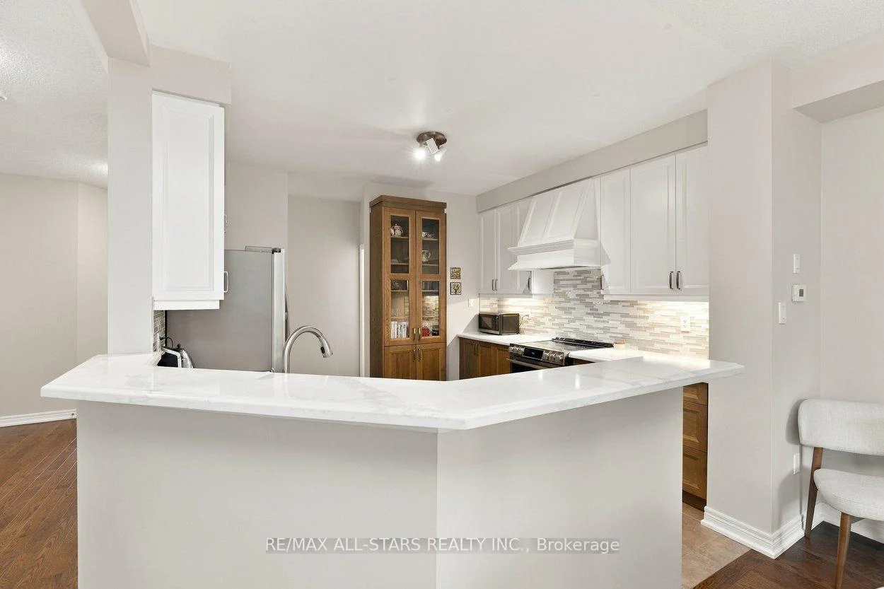 Photo 40 of 39 Louisbourg Way, Markham, Greensborough — HOMEH