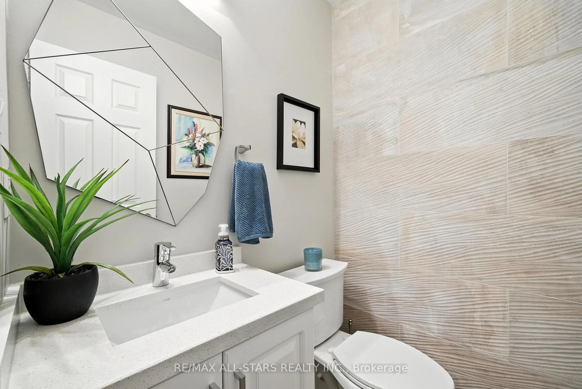 Photo 41 of 39 Louisbourg Way, Markham, Greensborough — HOMEH