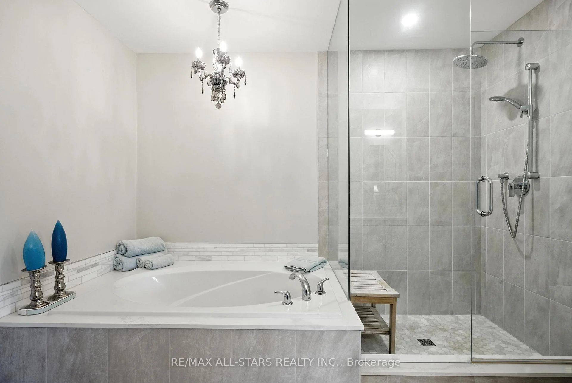 Photo 54 of 39 Louisbourg Way, Markham, Greensborough — HOMEH