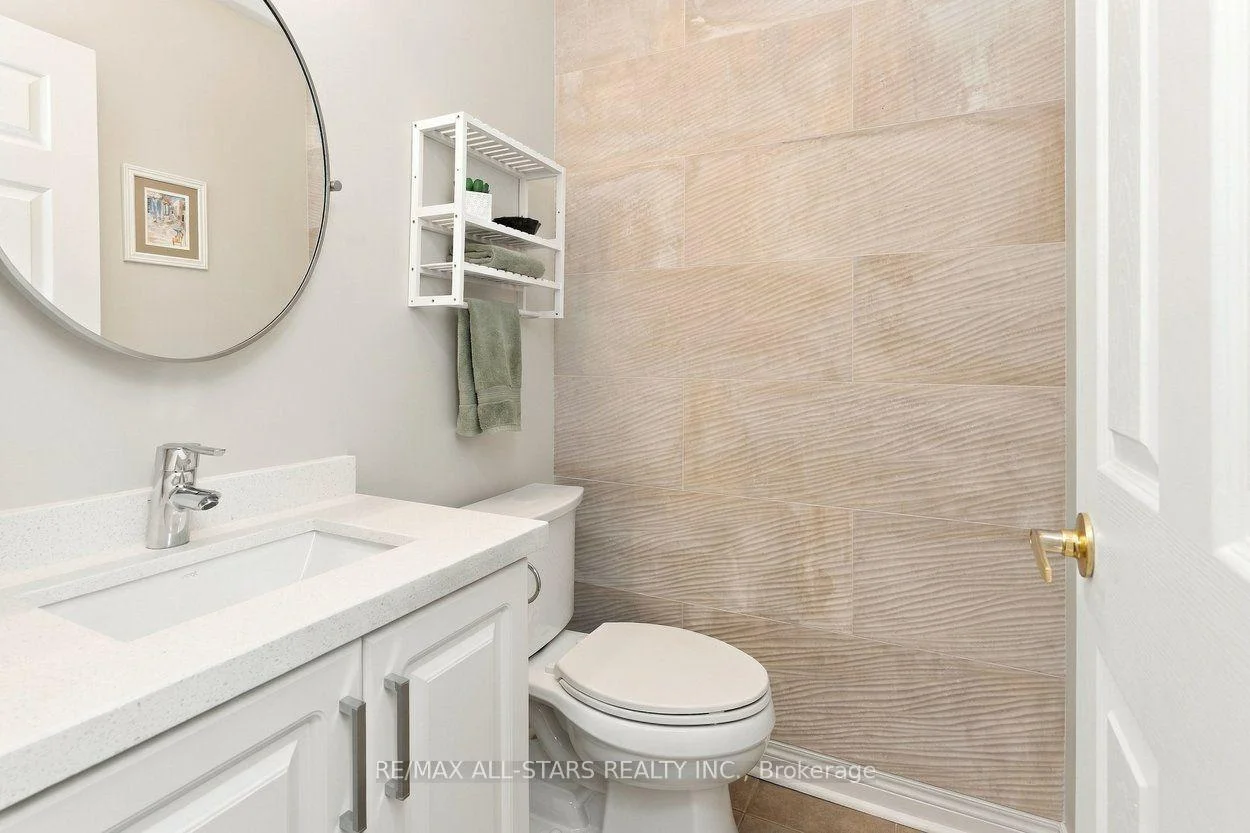 Photo 55 of 39 Louisbourg Way, Markham, Greensborough — HOMEH