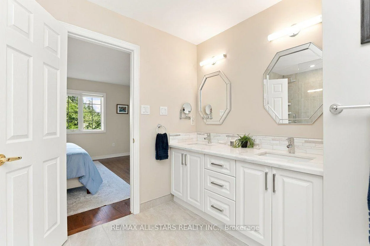 Photo 79 of 39 Louisbourg Way, Markham, Greensborough — HOMEH