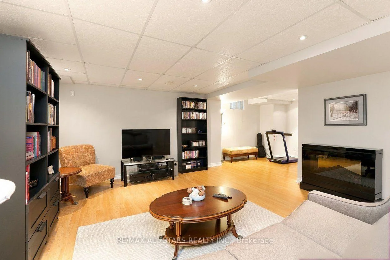 Photo 96 of 39 Louisbourg Way, Markham, Greensborough — HOMEH