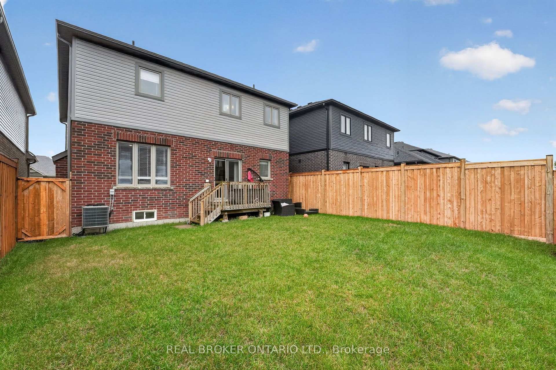 Photo 48 of 205 Shoreview Drive, Welland, Hwy 406/Welland — HOMEH