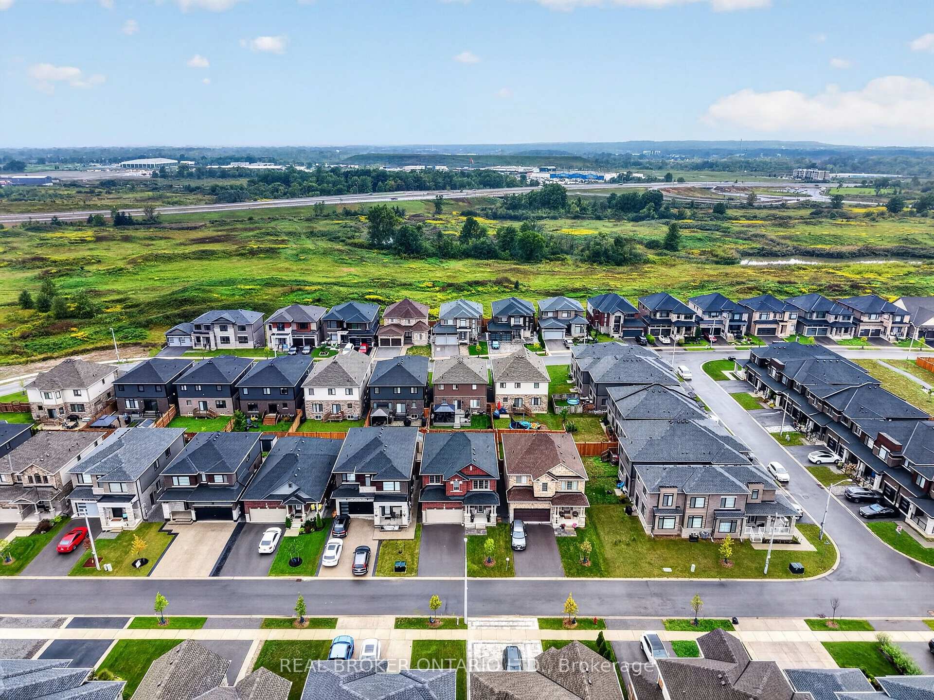 Photo 50 of 205 Shoreview Drive, Welland, Hwy 406/Welland — HOMEH