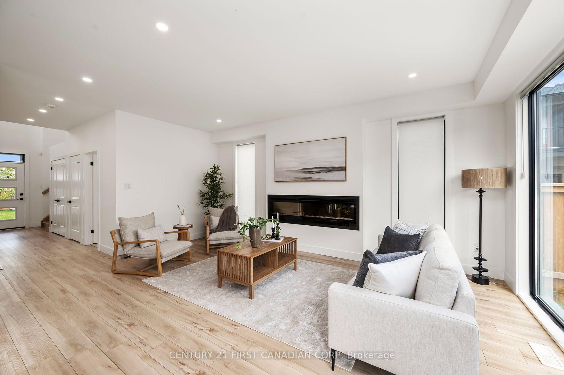 Photo 2 of Unit 33, 1820 Canvas Way, London, North B — HOMEH