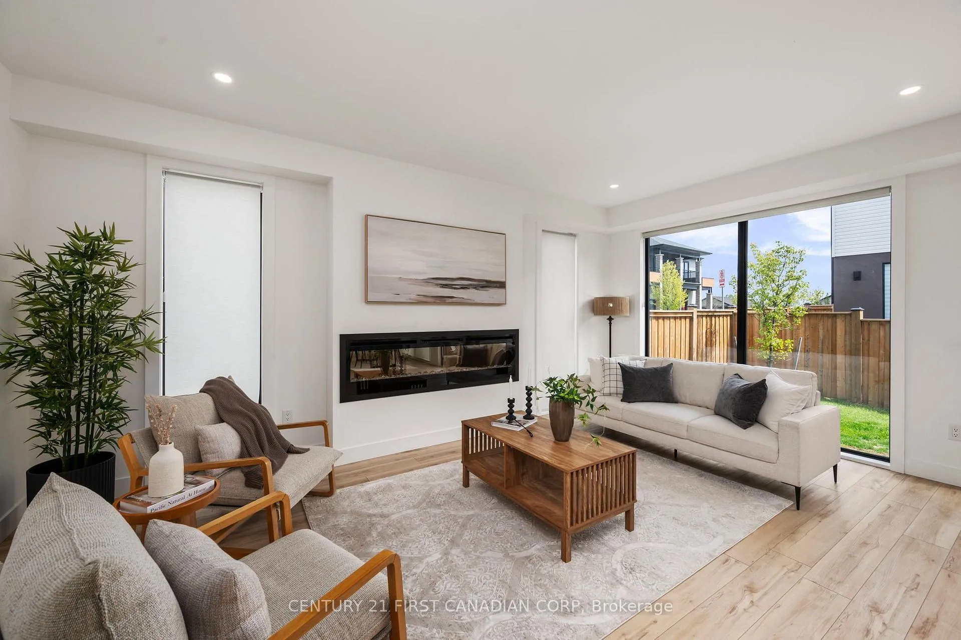 Photo 3 of Unit 33, 1820 Canvas Way, London, North B — HOMEH