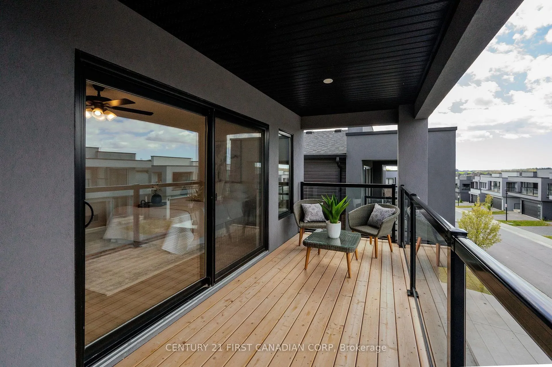 Photo 10 of Unit 33, 1820 Canvas Way, London, North B — HOMEH