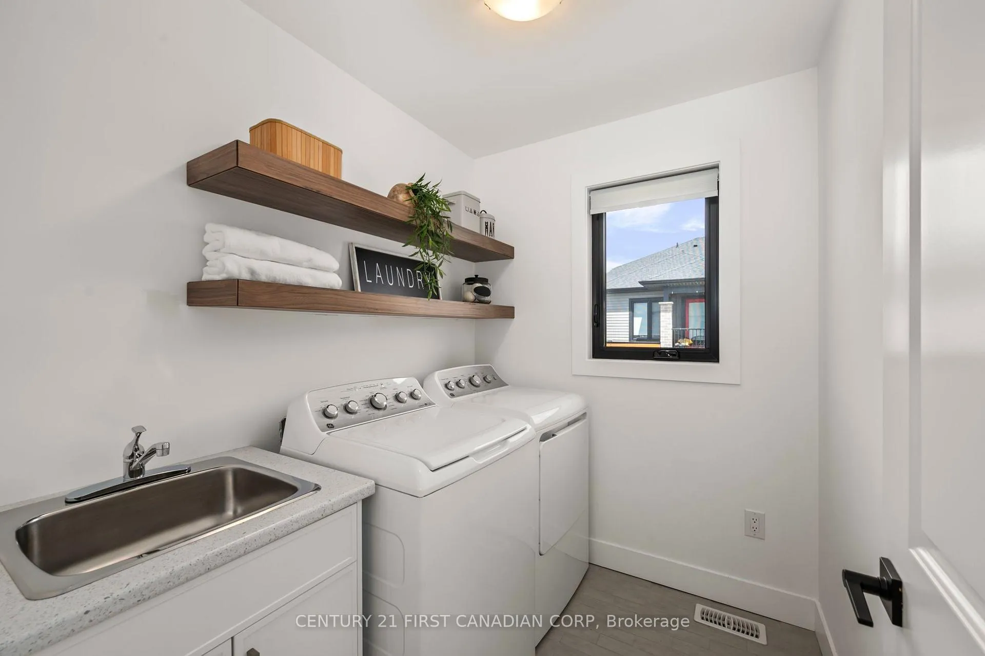 Photo 12 of Unit 33, 1820 Canvas Way, London, North B — HOMEH