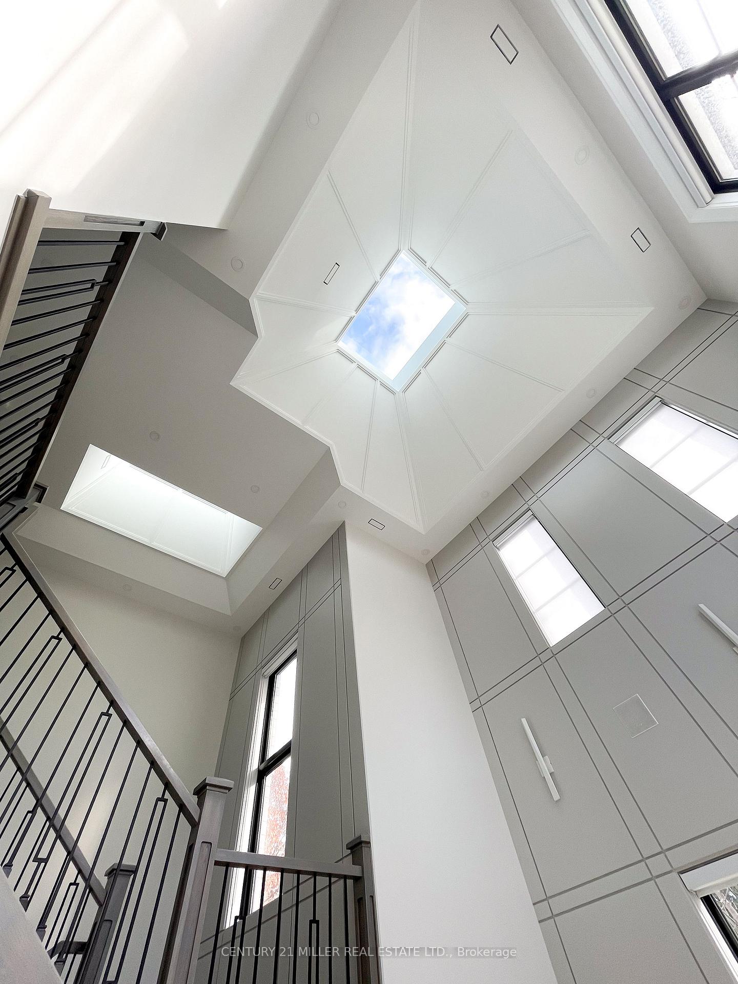 Photo 8 of 481 Chartwell Road, Oakville, Morrison — HOMEH