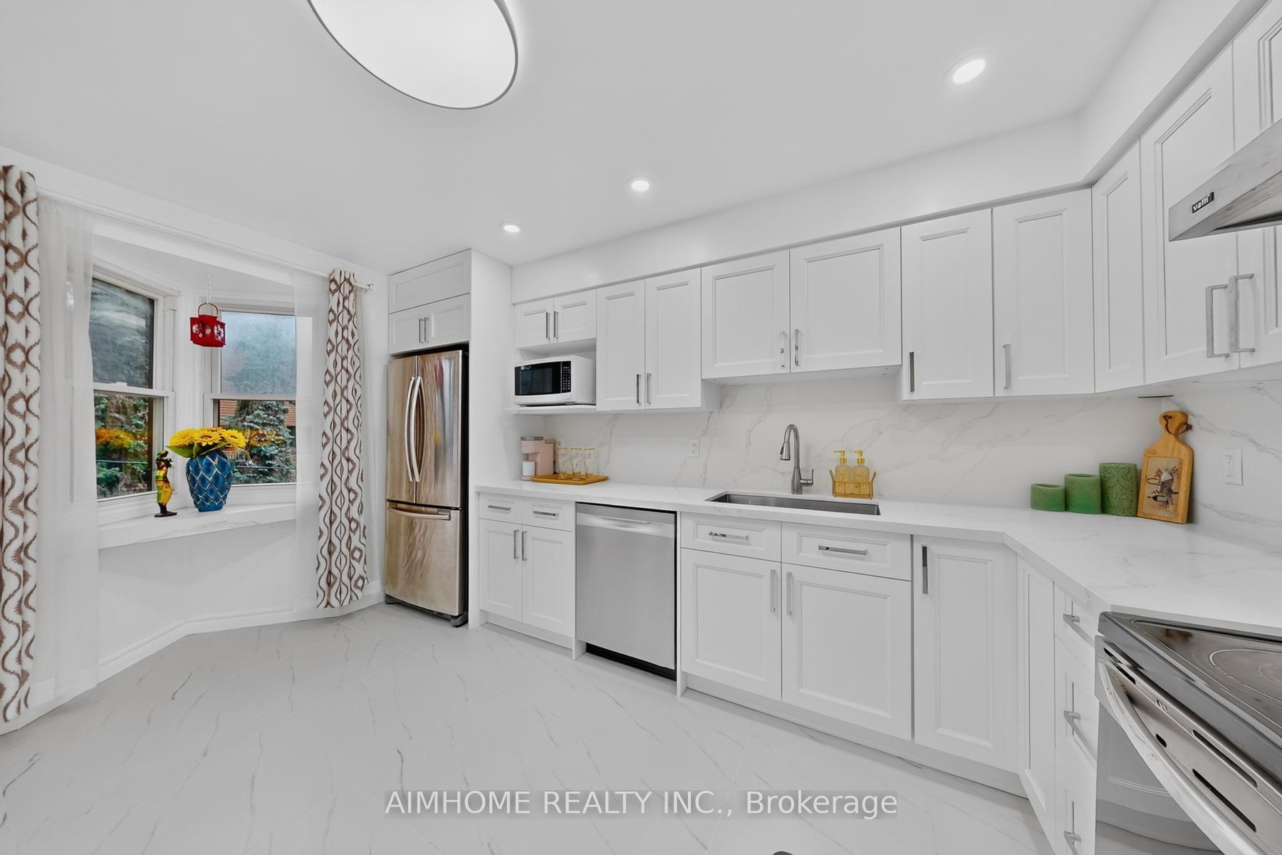 Photo 1 of 85 Song Meadoway, North York, Hillcrest Village — HOMEH