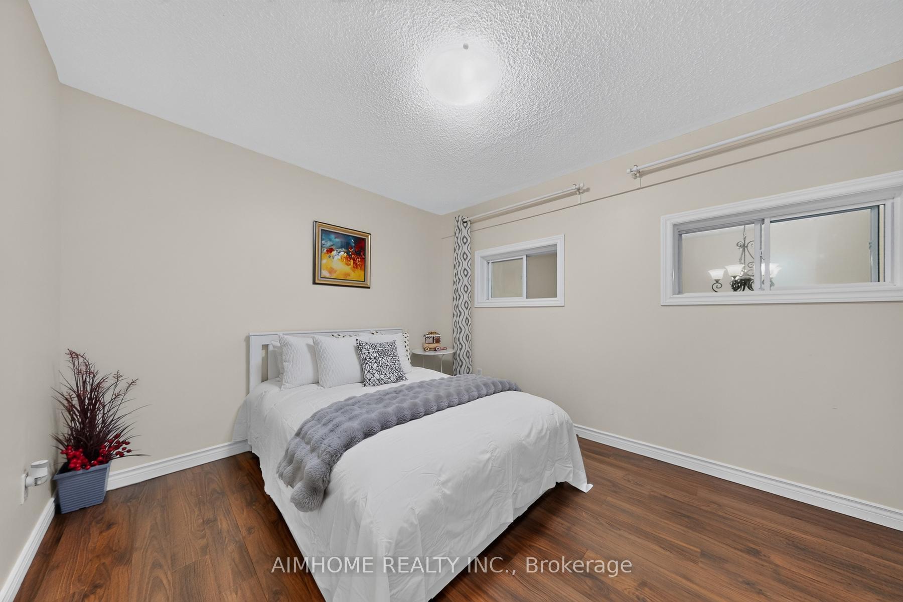 Photo 8 of 85 Song Meadoway, North York, Hillcrest Village — HOMEH