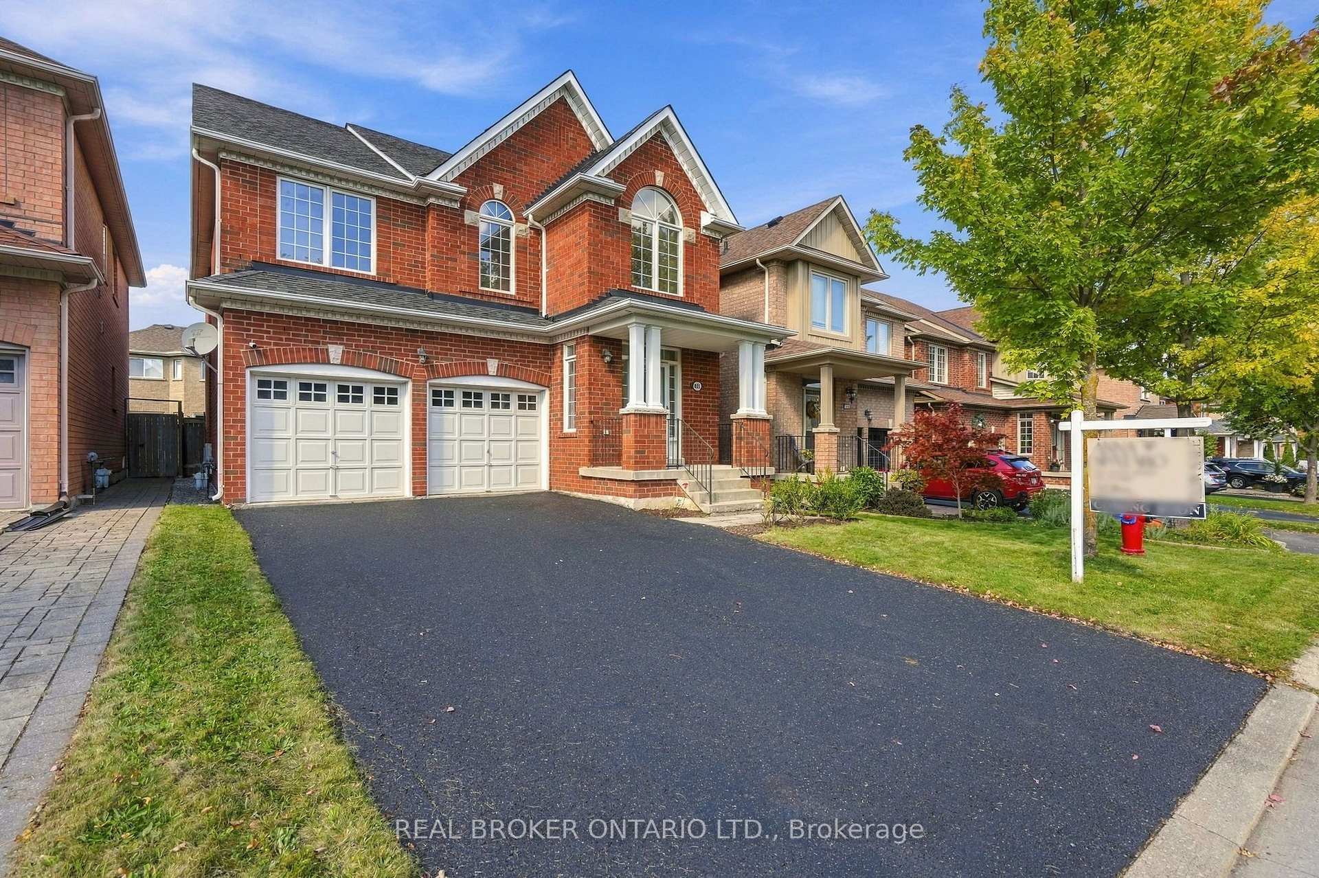 Photo 2 of 621 Society Crescent, Newmarket, Summerhill Estates — HOMEH